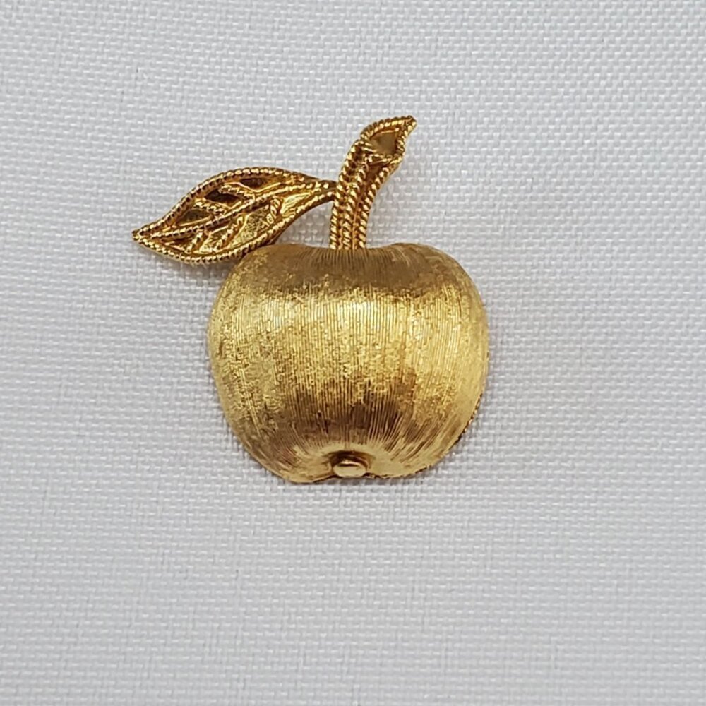 Vintage Crown Trifari Gold-Tone Apple Brooch Pin 1 Inch Textured Finish Teacher